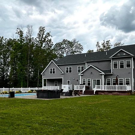 9 Bedroom Saratoga Home With Heated Pool, Hottub By Skiing, Track, Beach, Lake, Spac, Golf, Town, And Lake George! Saratoga Springs Esterno foto