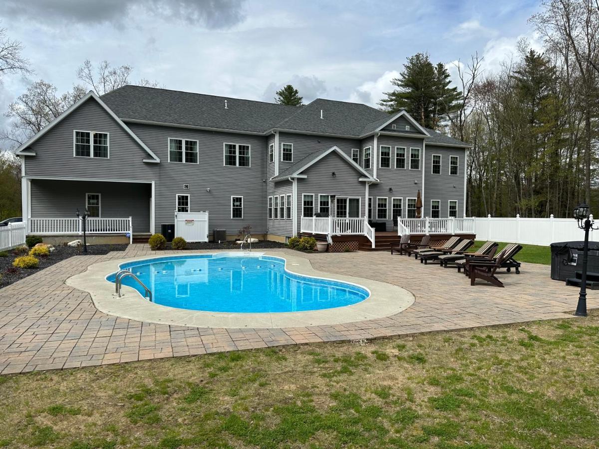 9 Bedroom Saratoga Home With Heated Pool, Hottub By Skiing, Track, Beach, Lake, Spac, Golf, Town, And Lake George! Saratoga Springs Esterno foto