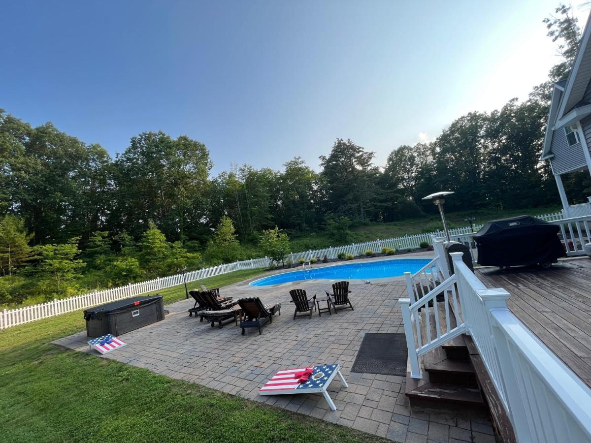 9 Bedroom Saratoga Home With Heated Pool, Hottub By Skiing, Track, Beach, Lake, Spac, Golf, Town, And Lake George! Saratoga Springs Esterno foto